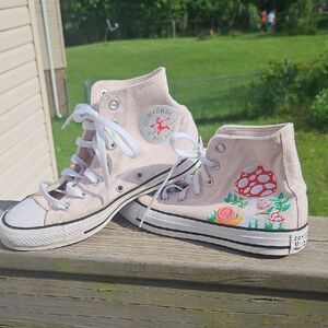 Converse Chuck Taylor All Star Mushroom Garden High Tops Women’s 7 / Men’s 5